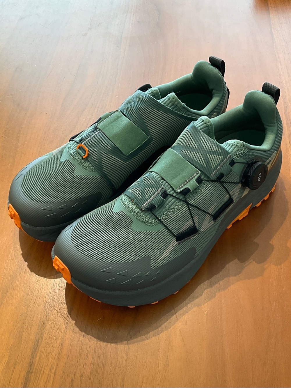 Timp boa Altra Men's Green Trail Runners with Orange Outsole sample